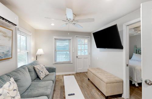 Kure Beach Casa | Pier View Cottage Unit 2