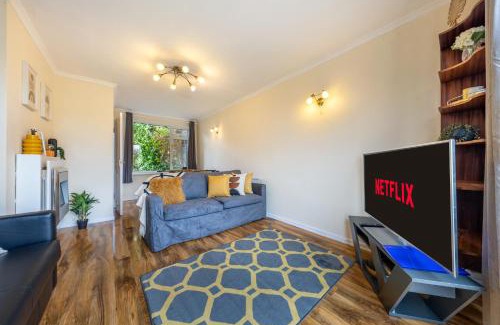 High Wycombe Apartamento | Pierocks Carver Entire house, Hot tub & WIFI