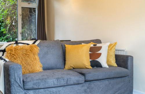 High Wycombe Apartamento | Pierocks Carver Entire house, Hot tub & WIFI