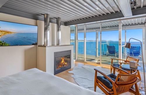 Western Malibu Casa | Pierre Koenig Beachfront Villa on Broad Beach!