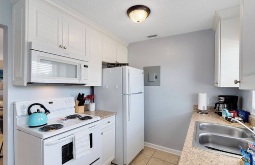 Indian Harbour Beach Apartamento | Pierview* Walk to the beach, Pool, BBQ, Gym, Games