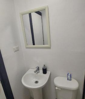 Los Angeles Hotel | Pieza independiente con baño privado