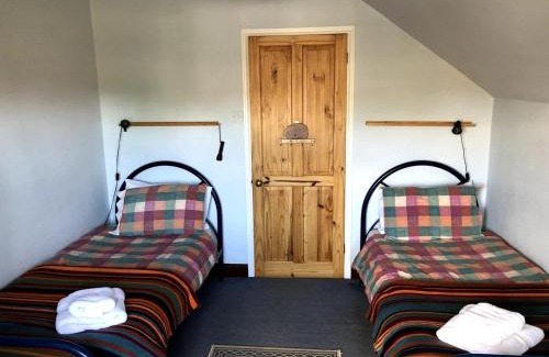 Stanhoe Casa | Pilgrims - Traditional flint cottage with open fire