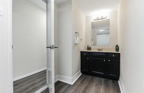 Newark Apartamento | Pine Brook 818 I Pool Gym I Free Parking !