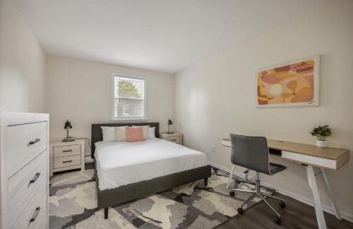 Newark Apartamento | Pine Brook 818 I Pool Gym I Free Parking !