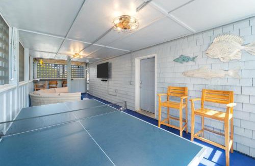 Pine Island Casa | Pine Island Perfection - 3min to beach with pool spa