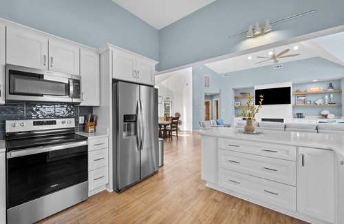 Pine Island Casa | Pine Island Perfection - 3min to beach with pool,spa
