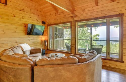 Mindoro Casa | Pine Knob Cabin with Bluff Views in Mindoro!