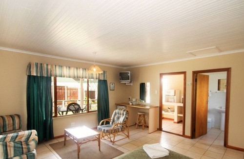 Port Elizabeth Hotel | Pine Lodge Resort