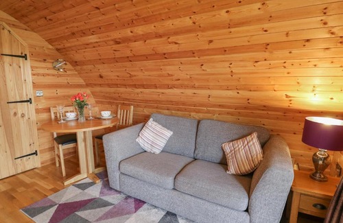 Llanddeusant Casa | Pine Lodge