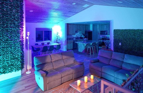 Pine Mountain Club Villa | Pine Mountain Club Villa w/ Sauna, Deck + Views!