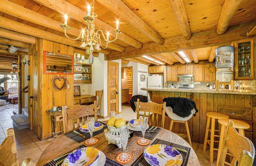 Frazier Park Cabina | Pine Mountain Club Log Cabin w/ Resort Amenities!