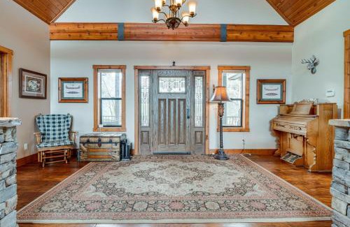 Pine Mountain Club Casa | Pine Mountain Club Cabin with Private Deck and Views!