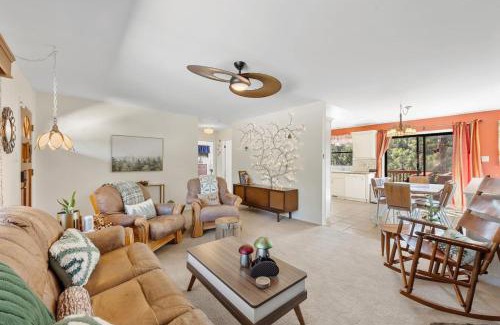 Prescott Casa | Pine Nest Retreat Saloon and Scenic Views