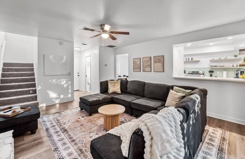 Jacksonville Casa | Pine & Petals Place in Jacksonville