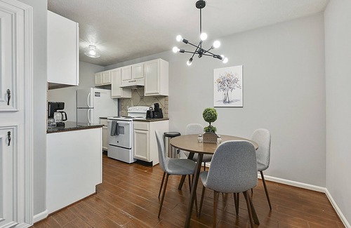 College Station Apartamento | Pine Ridge sQuad - A - 2Br/1Ba, Pet Friendly & minutes from A&M!