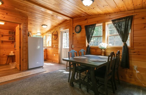 Wellsboro Casa | Pine Ridge Cabin: an all-seasons Wellsboro getaway