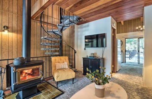 Pinecrest Casa | Pinecrest Retreat with Fireplace!