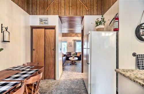 Pinecrest Casa | Pinecrest Retreat with Fireplace!