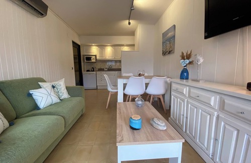 L'Estartit Apartamento | Apartamento Pineda con piscina. 2 Habitaciones en primera línea de mar.