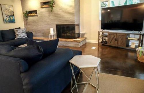 Town of Pines Casa | Pines Ranch, 1 Mile to the Beach w/Golden Tee Arcade