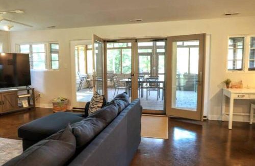 Town of Pines Casa | Pines Ranch, 1 Mile to the Beach w/Golden Tee Arcade