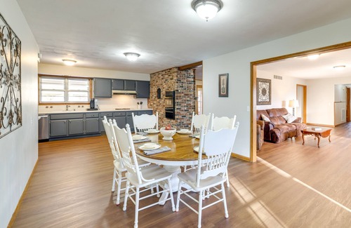 Pineville Casa | Pineville Home w/ Fire Pit < Half-Mi to Elk River!