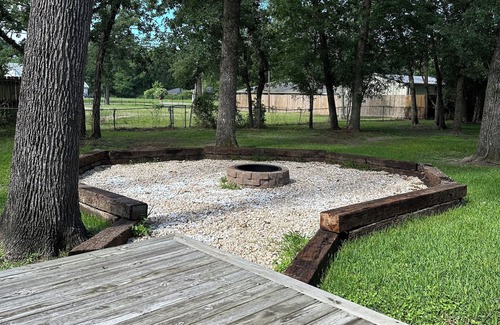 Spring Casa | Pinewoods Hideaway – Quiet Comfort Near It All