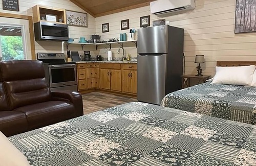 Bastrop Casa | PineyWoods House Forest Retreat