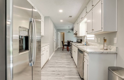 Lithonia Casa | Ping-Pong & Pool Table: Peaceful Stonecrest Escape
