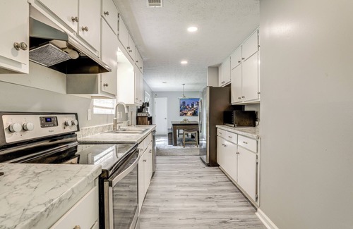 Lithonia Casa | Ping-Pong & Pool Table: Peaceful Stonecrest Escape