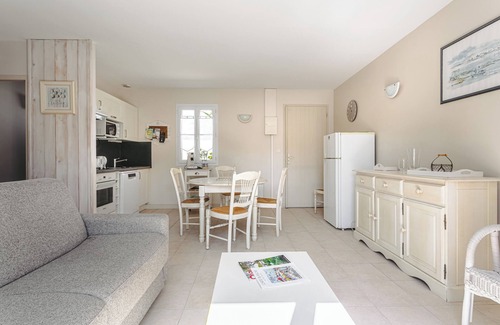 Le Bois-Plage-en-Re Casa | Pingette 4: Casa Cómoda Île de Ré - Piscina, Terraza Sur & Equipamiento Moderno