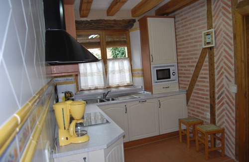 La Salceda Casa | Casa rural Pinines, acogedora.