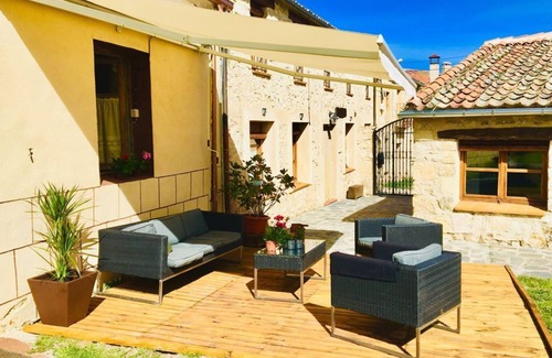 La Salceda Casa | Casa rural Pinines, acogedora.