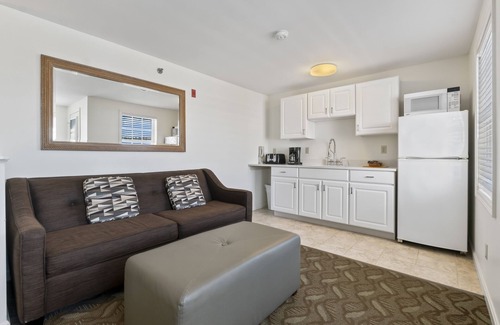 Ogunquit Cabaña | Pink Blossom Family Resort