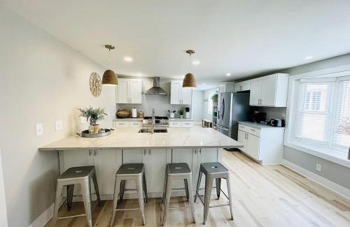 Sandusky Casa | Pink Bungalow Downtown