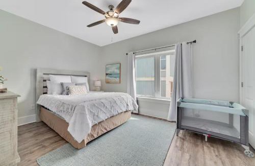 Gulf Shores Casa | Pink Bungalow w Private Beach! Girls Getaway!