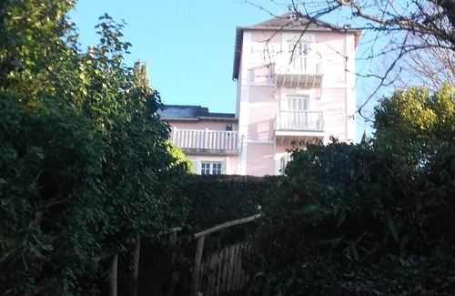 Trouville-sur-Mer Casa | Casa rosada sobre el mar
