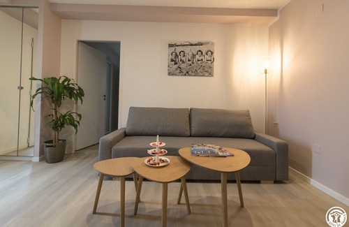 Cugnaux Apartamento | Pink Lady" family duplex for 4 people