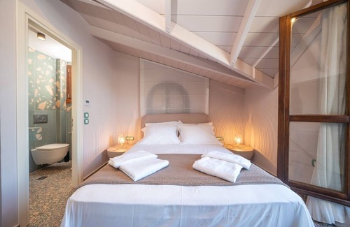 Kefalonia Hotel | Pink Panther Maisonette Suite