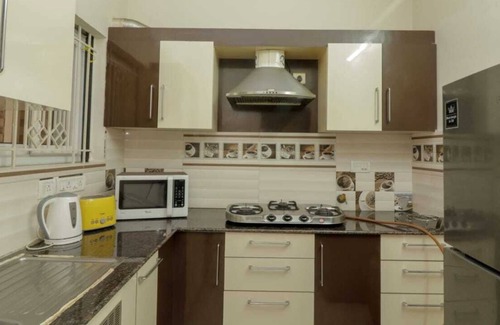 Pulikeshi Nagar Cama Y Desayuno | Pink Petals - Hermoso apartamento de servicio en el centro de Bangalore, cerca de MG Road