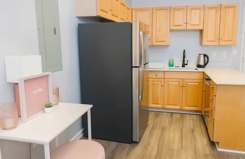 Downtown Cleveland Apartamento | Pink playhouse sq near Progressive field & CSU