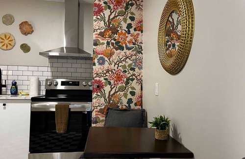 Downtown Apartamento | Pink Sunrise: Energetic Studio, Bold Decor