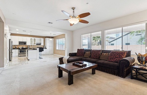Cibola Vista Casa | Pinnacle Breeze-Private Backyard-Mins to Six Flags