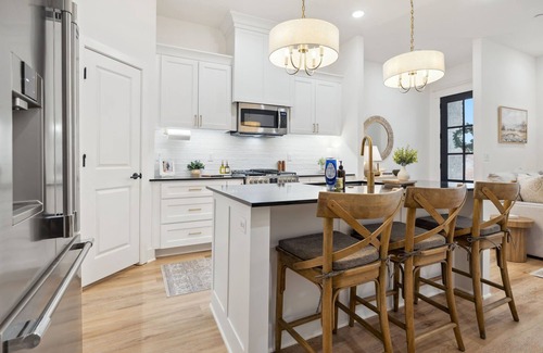 Rogers Casa | Pinnacle Row - 0.8mi to Promenade-2 Mi to The Amp