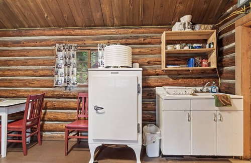 Cheyenne Crossing Cabina | Cabina pionera Por Spearfish Creek