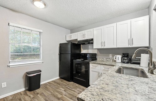 South Arlington Apartamento | Pioneer Creek 410C I Comfy 2 Bed 1.5 Bath
