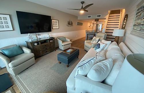 Sunnyside Casa | Pirate Cove Villas #111 by Emerald Coast Retreats