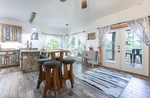 Surf Side Shores Casa | Pirate Daze- ** Labor Day Book 4 Nights For The price Of 3!! **