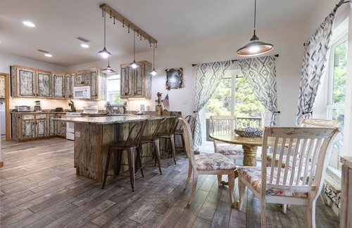Surf Side Shores Casa | Pirate Daze- ** Labor Day Book 4 Nights For The price Of 3!! **